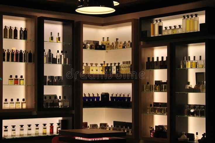 Proses pembuatan vodka premium dengan suasana elegan